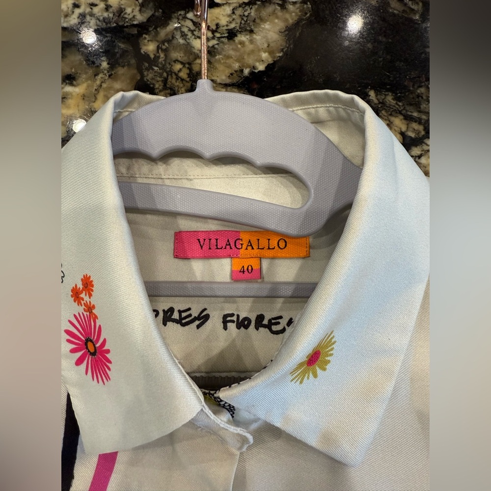 Vilagallo Love Grafitti Button Down Blouse
size US M/8 - Picture 13 of 13